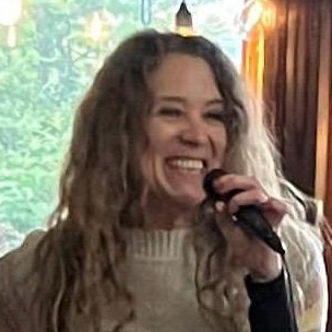 LUCÍA ALBA GUDENSCHWAGER